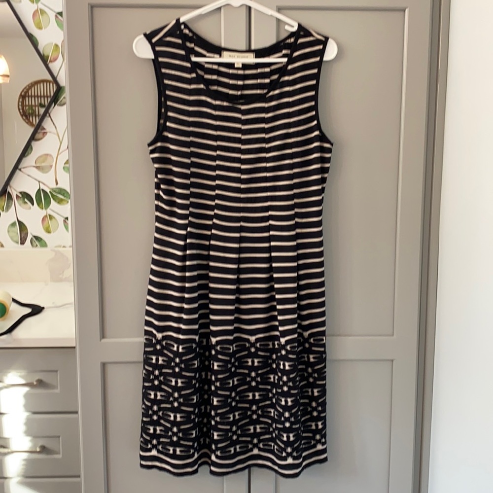 Max Studio size L super comfy dress